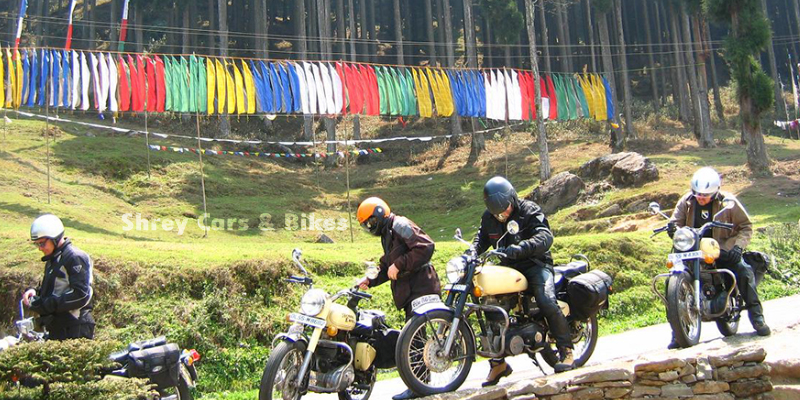 A group of Royal Enfield Bikers near Darjeeling